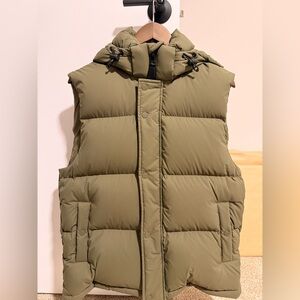 Aritzia TNA Mr. Super Puff Olive Green Vest